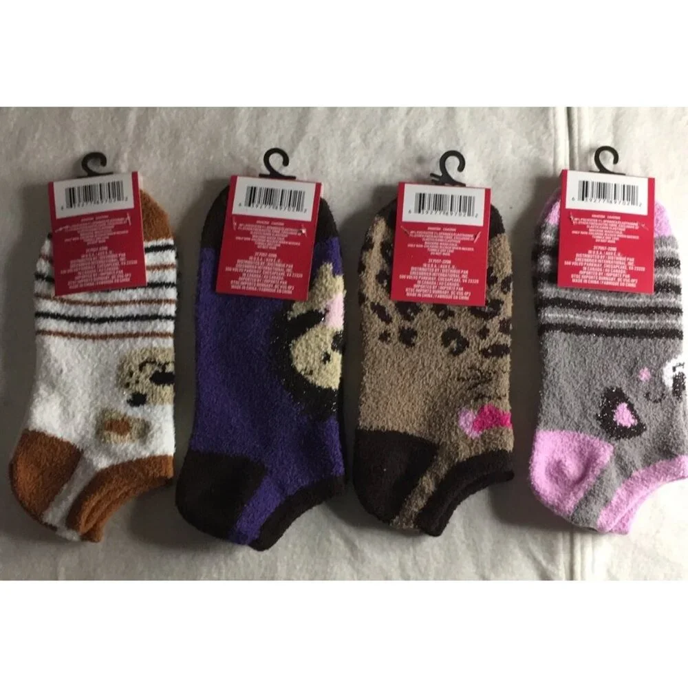 B15 Bundle Of 4 New Women’s Fleece Animal Prints Dog/Cat/Panda Socks One Size